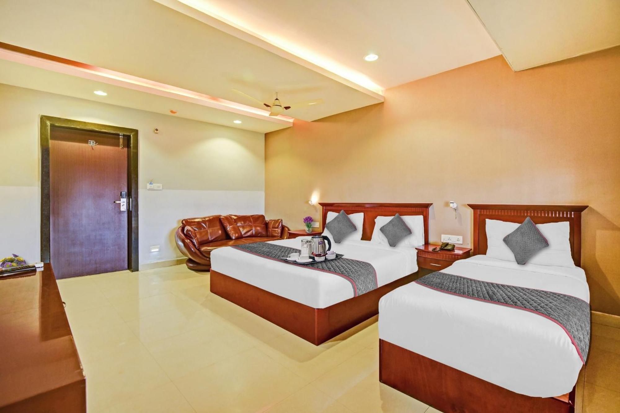 Collection O Oth Sri7 Inn Anantapur Exterior foto